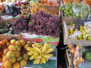 Can't get enough of the fruits and veggies! Mercado de Gualaceo.